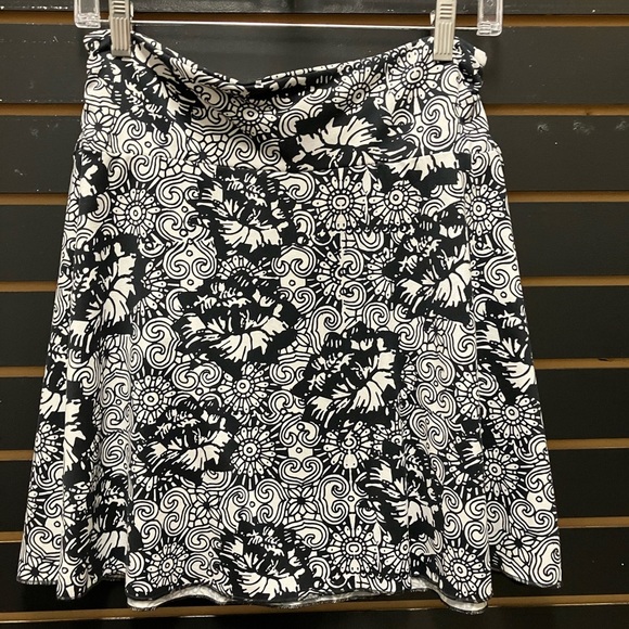 Floral Black and White Skirt - Picture 1 of 3